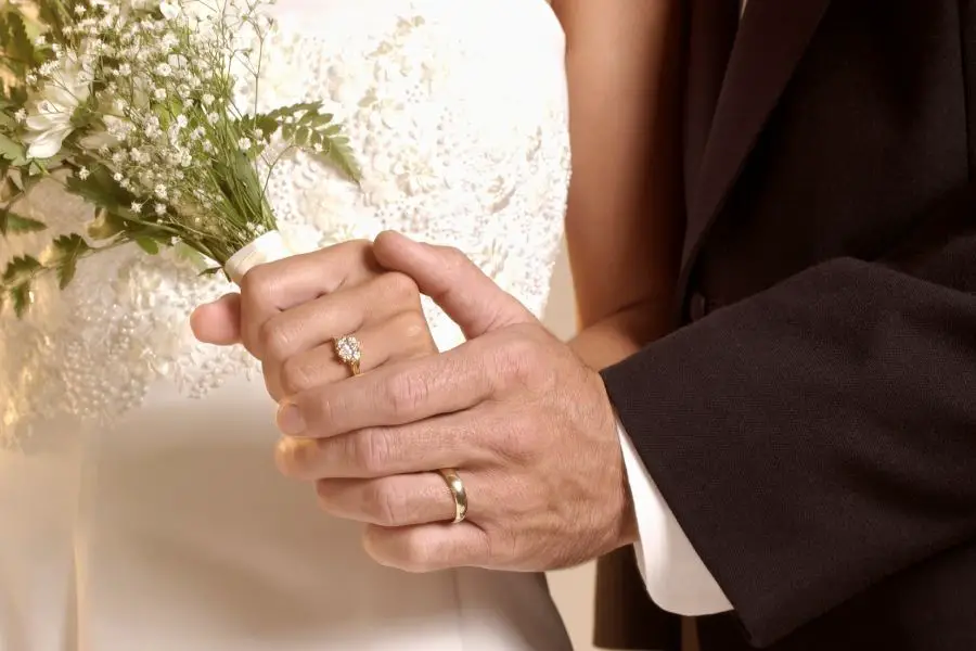 Why Are Wedding Rings Worn On The Left Hand Mental Floss