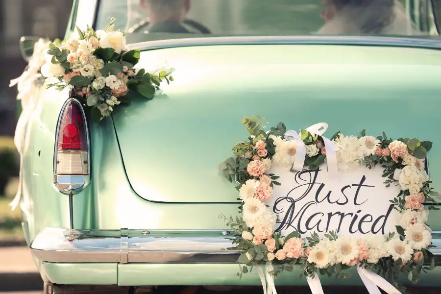 Wedding Cars – What You Need to Know Before Hiring a Wedding Car