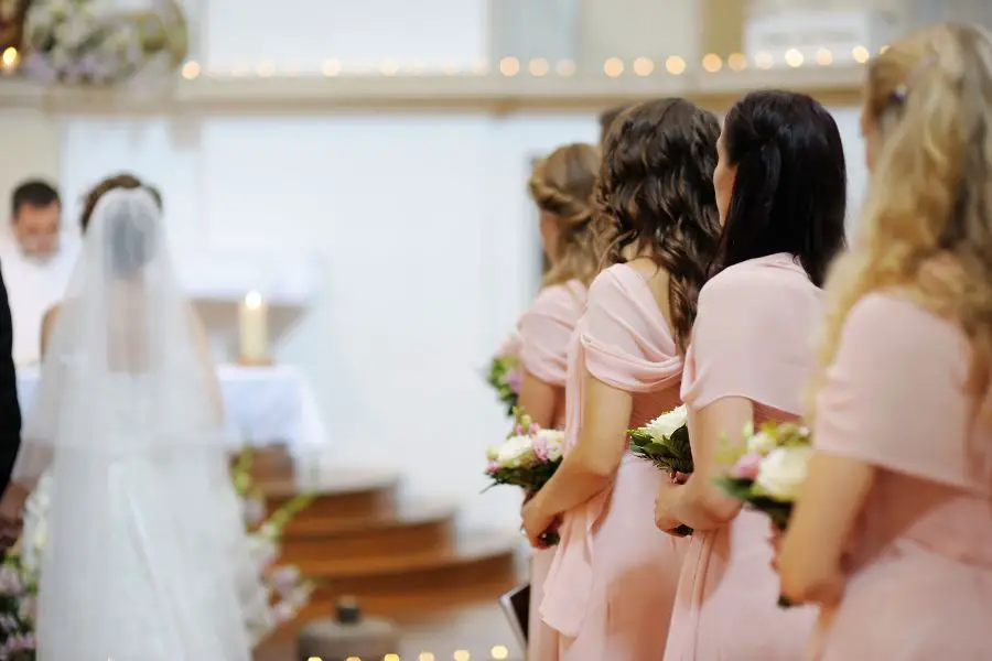 Including An Honorary Bridesmaid at Your Wedding? Is It Really a Good Idea?